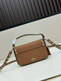 Picture of Valentino Handbags _SKUfw212757942fw